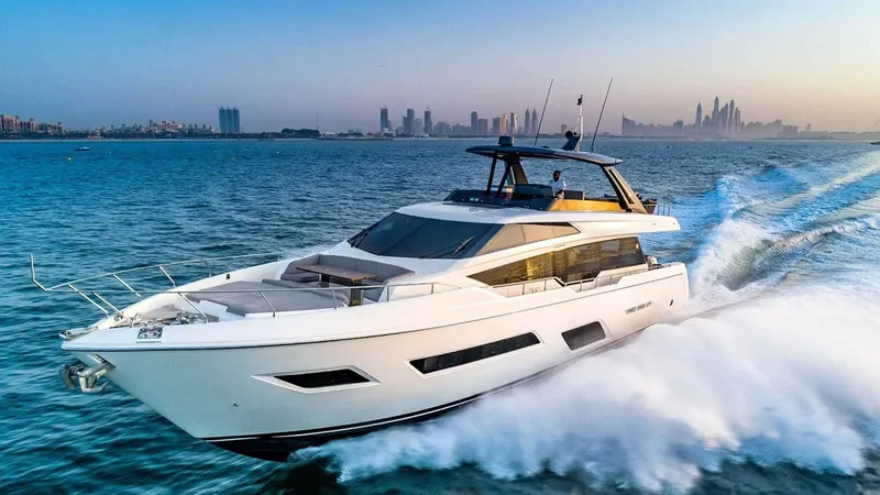 FERRETTI 780