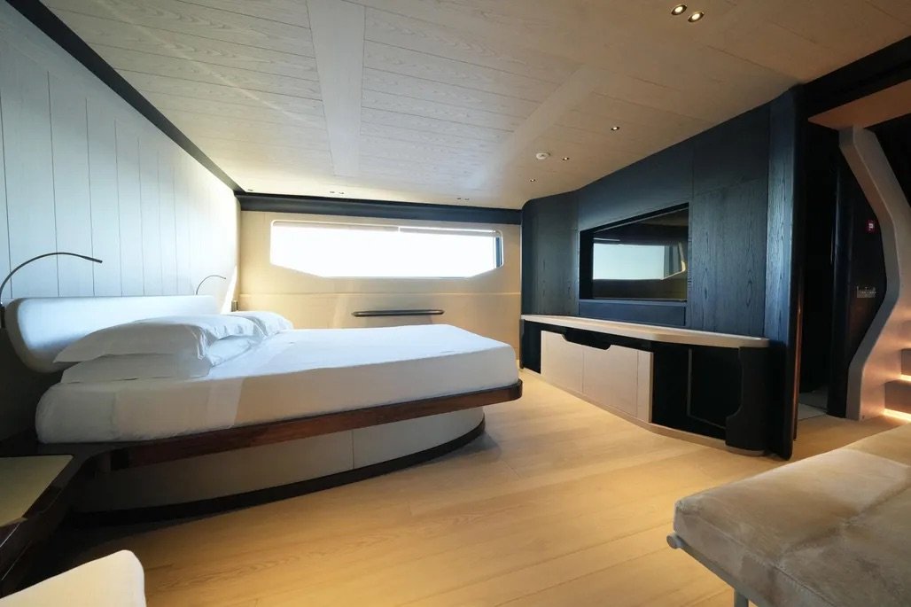 SANLORENZO SD 118 M/Y PENTA for Sale by Futura Yacht
