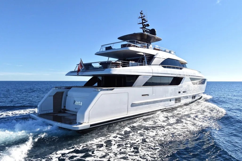 SANLORENZO SD 118 M/Y PENTA for Sale by Futura Yacht