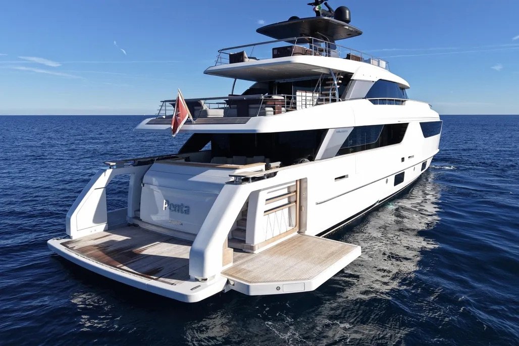 SANLORENZO SD 118 M/Y PENTA for Sale by Futura Yacht