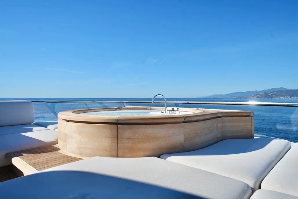 SANLORENZO SD 118 M/Y PENTA for Sale by Futura Yacht