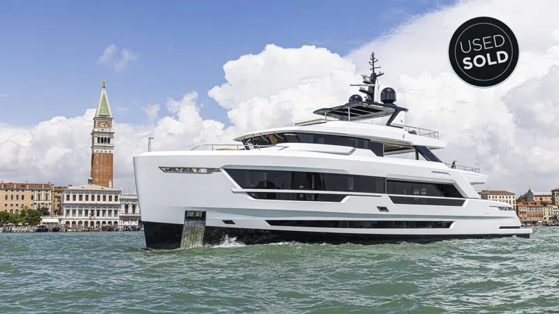 Vãyus yacht